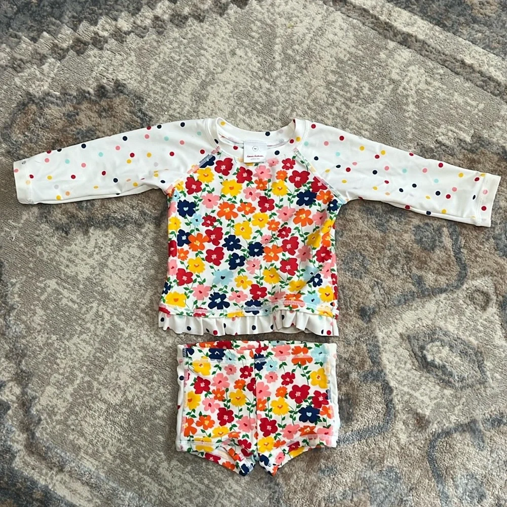HANNA ANDERSSON Baby Rainbow Floral Rashguard with Swim Trunks, Size 60 (3-6M)